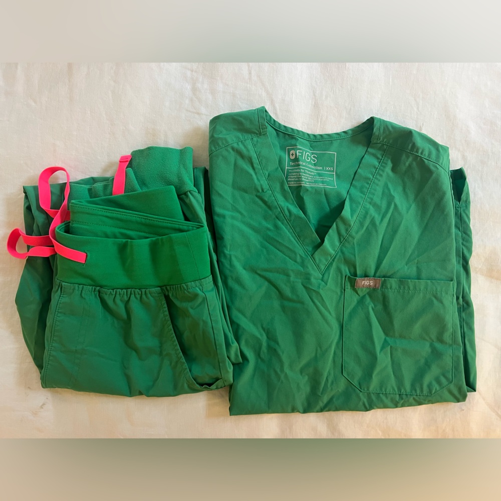 Green Figs Scrub Set
